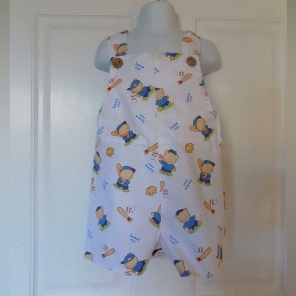 NWOT size 2 Custom sewn white/red/Blue baseball themed Short all - Picture 2 of 5